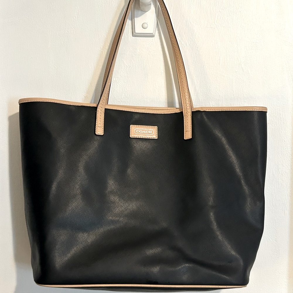 COACH Metro Black & Tan Saffiano
Leather Large Tote Bag #K1380-F24341